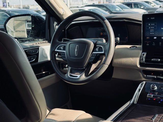 Used 2024 Lincoln Navigator L Reserve image 30