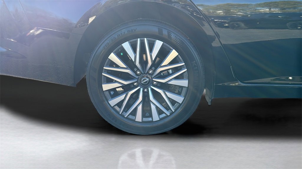 Used 2024 Nissan Altima 2.5 SV image 21