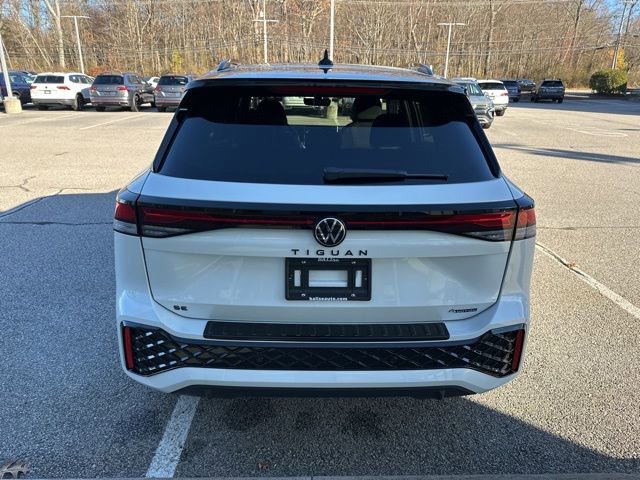 New 2025 Volkswagen Tiguan SE R-Line image 6