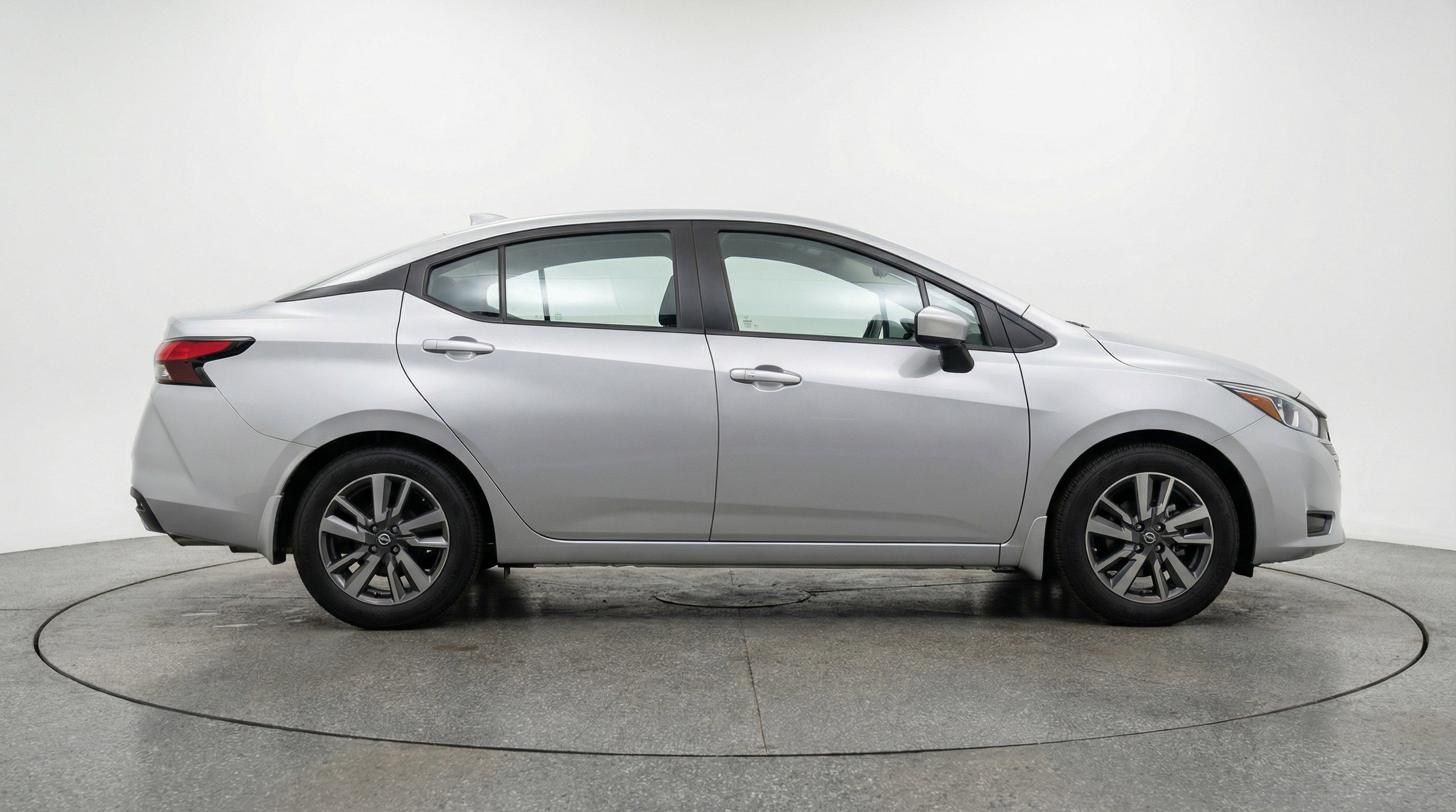 Used 2025 Nissan Versa SV image 11