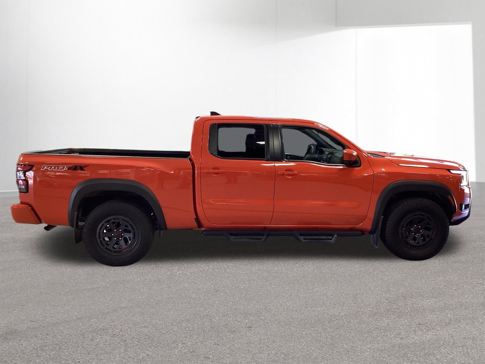 Used 2025 Nissan Frontier PRO-4X AWD/4WD image 6