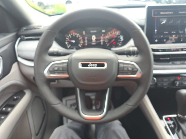 Certified 2023 Jeep Compass Latitude w/ Convenience Group AWD/4WD image 17