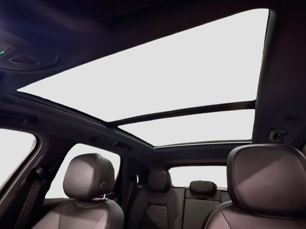 Certified 2025 Porsche Cayenne AWD/4WD image 22