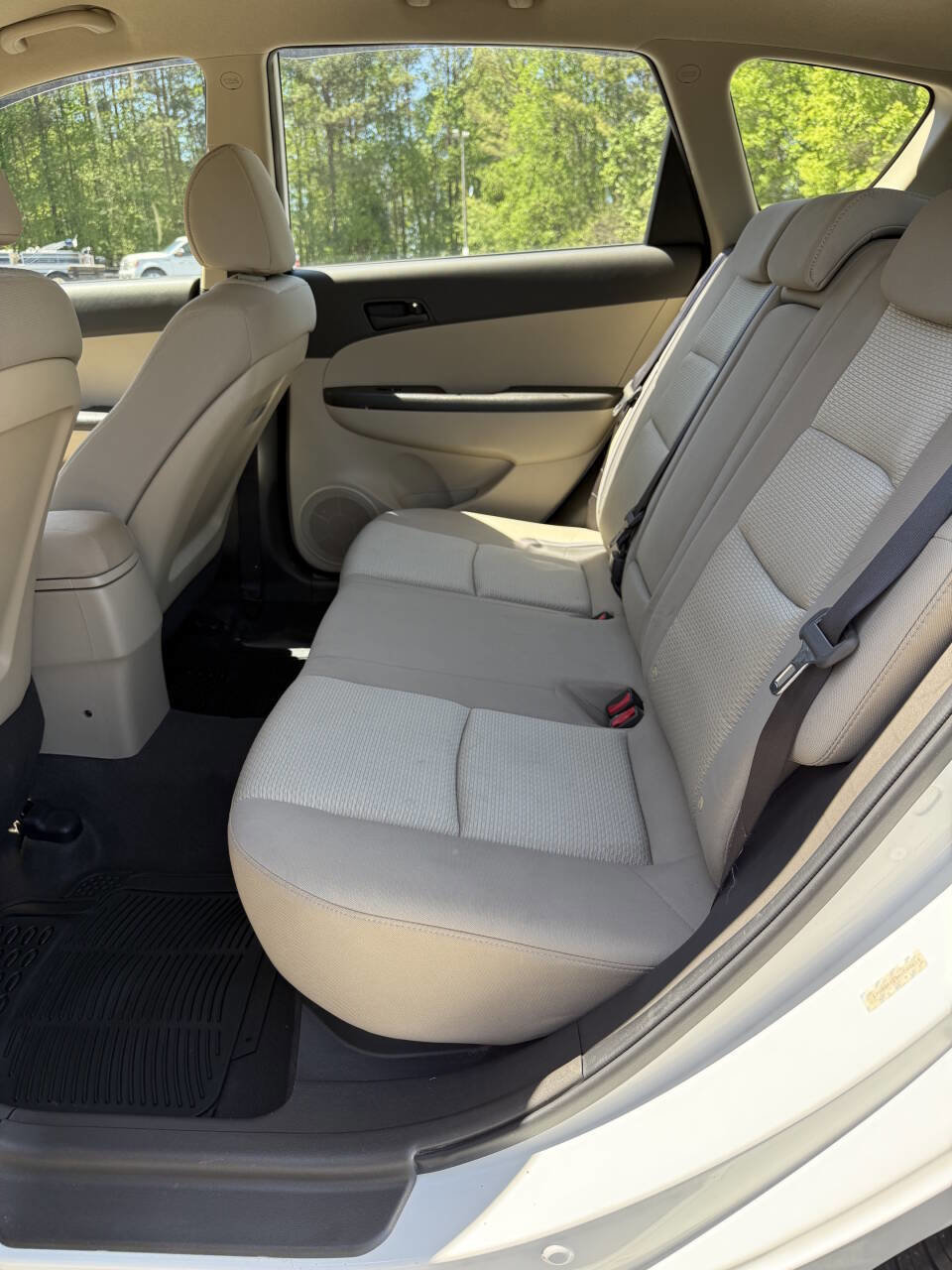 Used 2010 Hyundai Elantra GLS FWD image 12