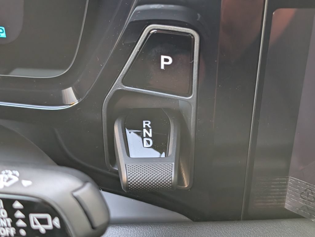 New 2025 Porsche Macan 4S Electric AWD/4WD image 23