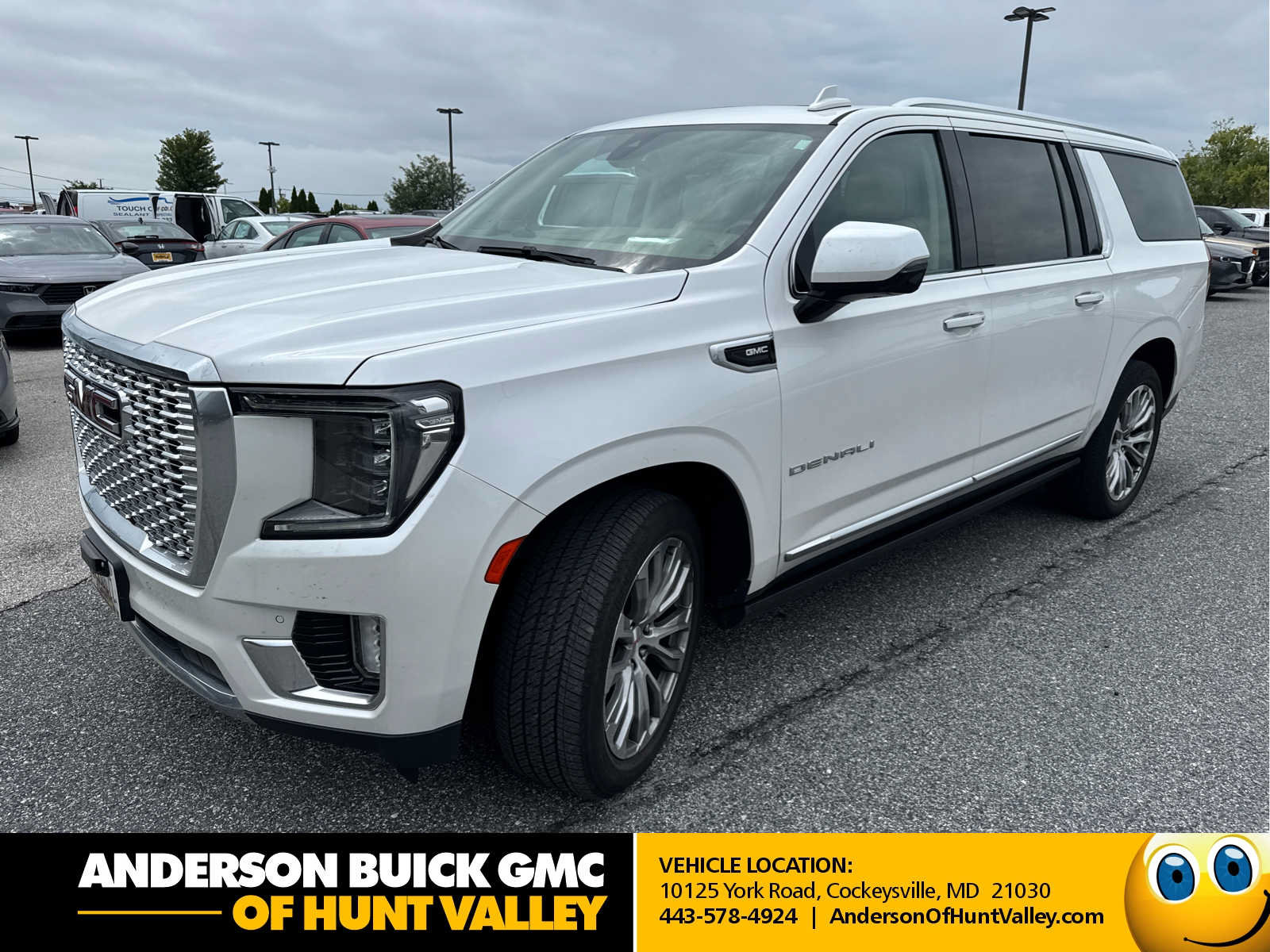 Certified 2022 GMC Yukon XL Denali w/ Denali Ultimate Package AWD/4WD image 1