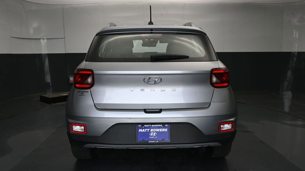 Used 2023 Hyundai Venue SEL FWD image 16