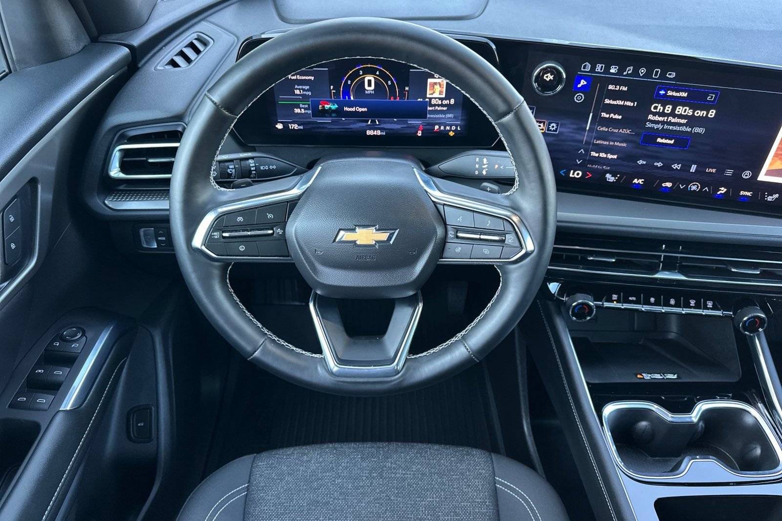 Certified 2025 Chevrolet Traverse LT w/ LPO, Floor Liner Package FWD image 17