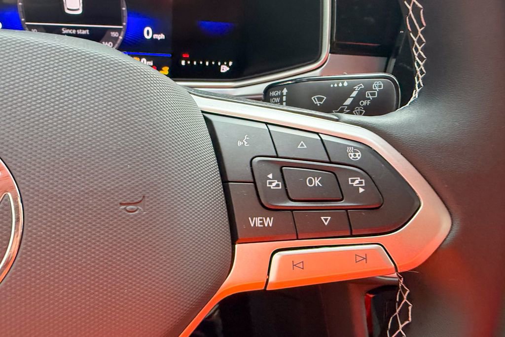 New 2026 Volkswagen Taos SE image 16