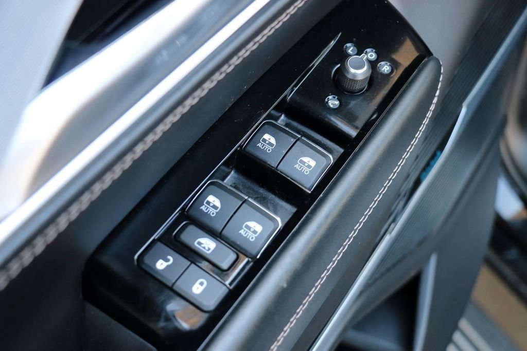 Used 2022 Jeep Grand Wagoneer Series II AWD/4WD image 16