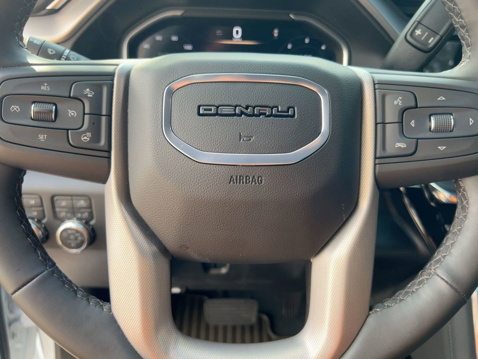 Certified 2025 GMC Sierra 2500 Denali image 17