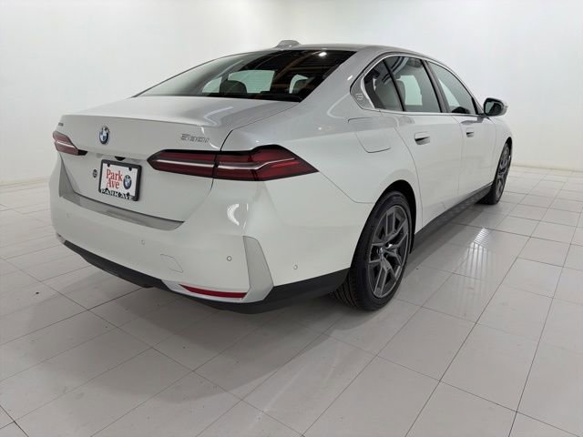 Used 2026 BMW 530i xDrive w/ Premium Package AWD/4WD image 5