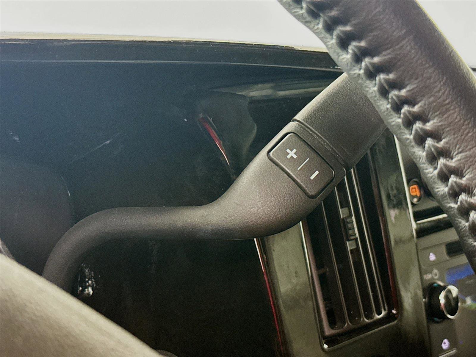 Used 2021 Chevrolet Express 2500 RWD image 5