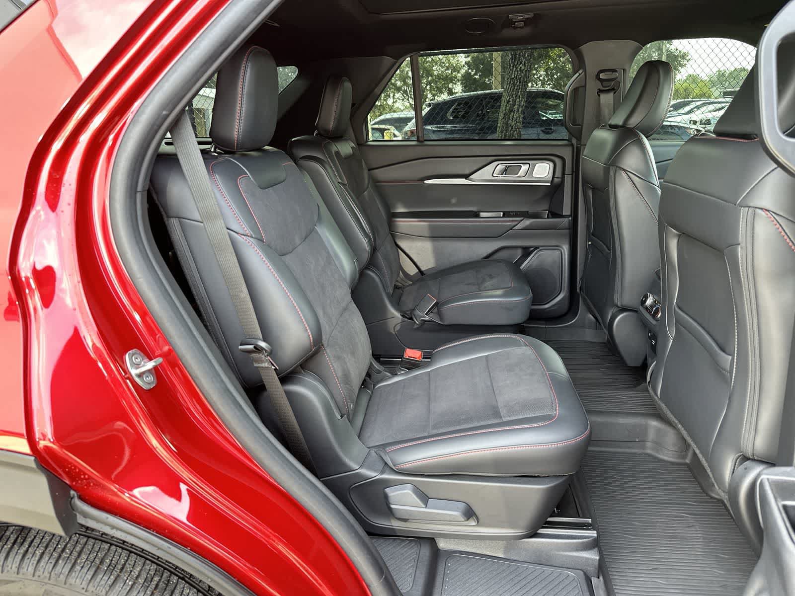 Used 2025 Ford Explorer ST w/ Sun And Sound Package AWD/4WD image 18