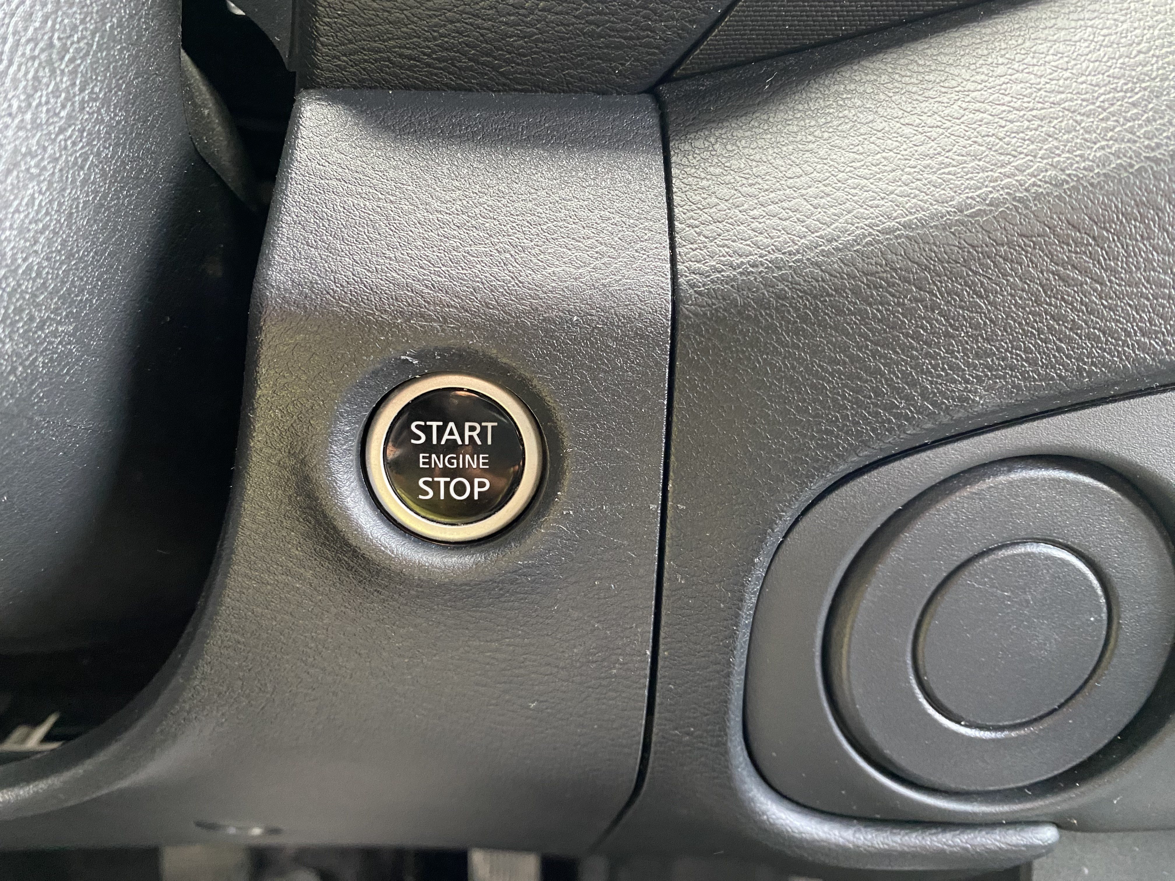 Used 2023 Nissan Frontier SV w/ Graphics Package RWD image 26