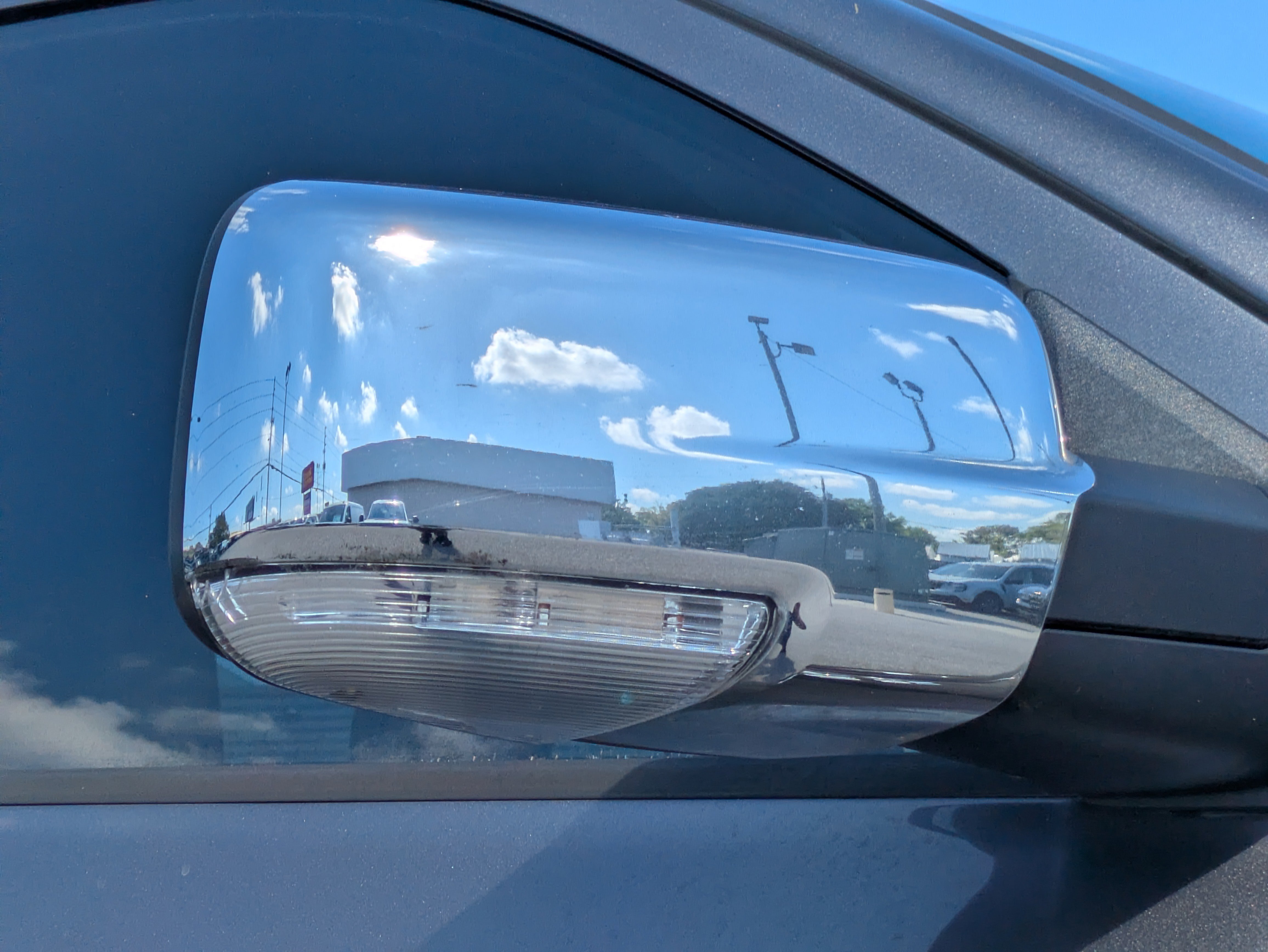 Used 2018 RAM 1500 Laramie w/ Convenience Group image 12