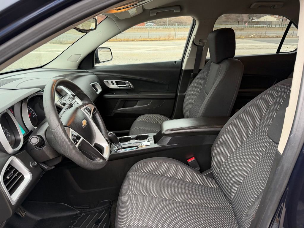 Used 2017 Chevrolet Equinox LT FWD image 19