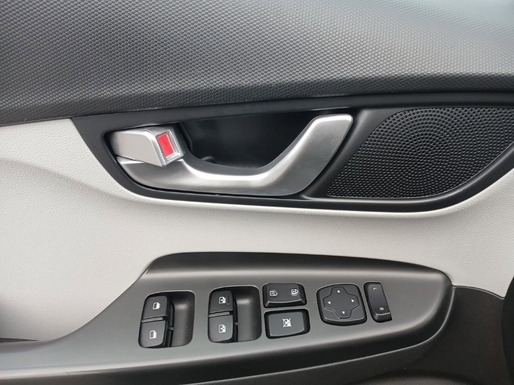 Used 2023 Hyundai Kona SEL w/ Convenience Package image 11