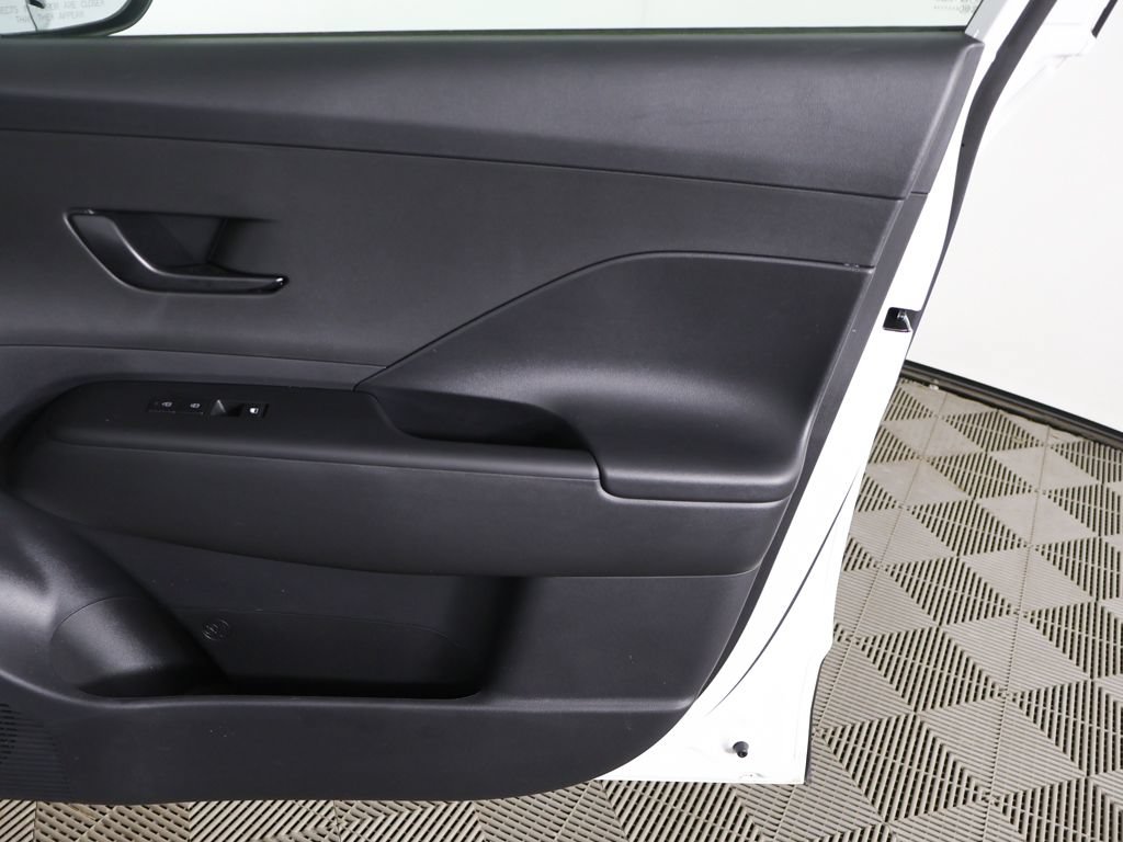 Used 2024 Hyundai Kona SEL AWD/4WD image 18