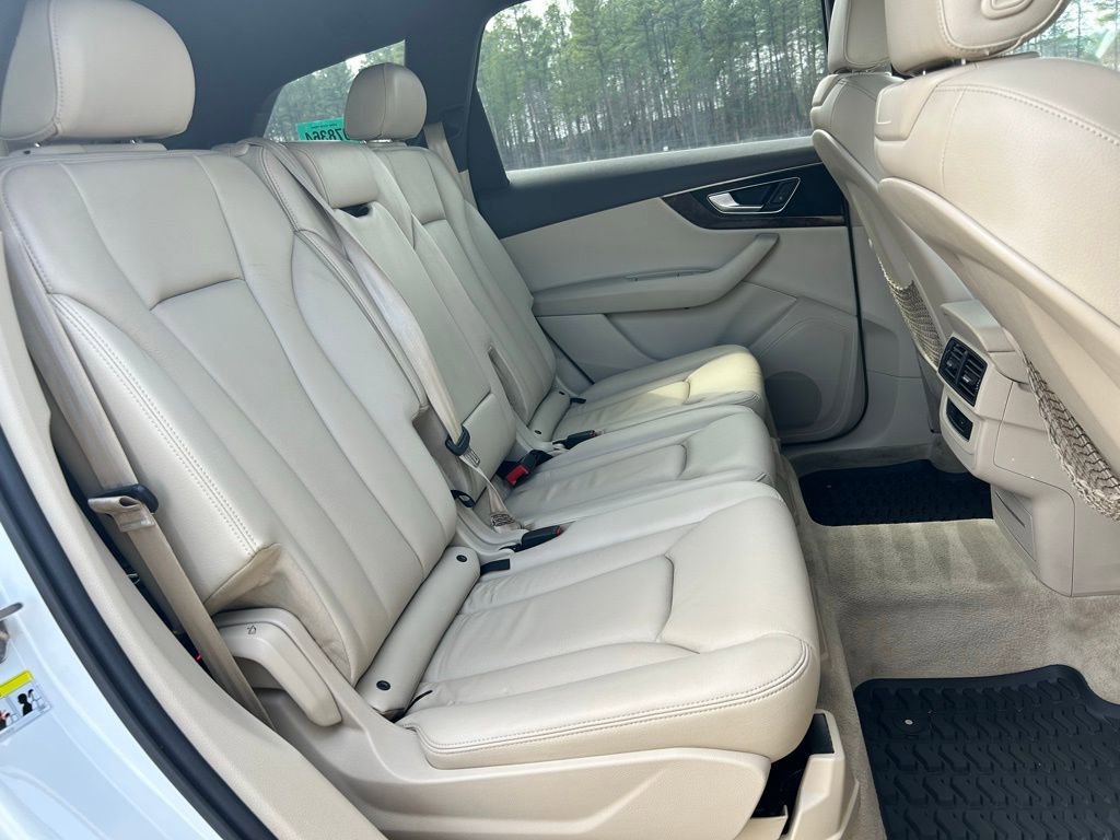 Used 2017 Audi Q7 3.0T Premium image 15