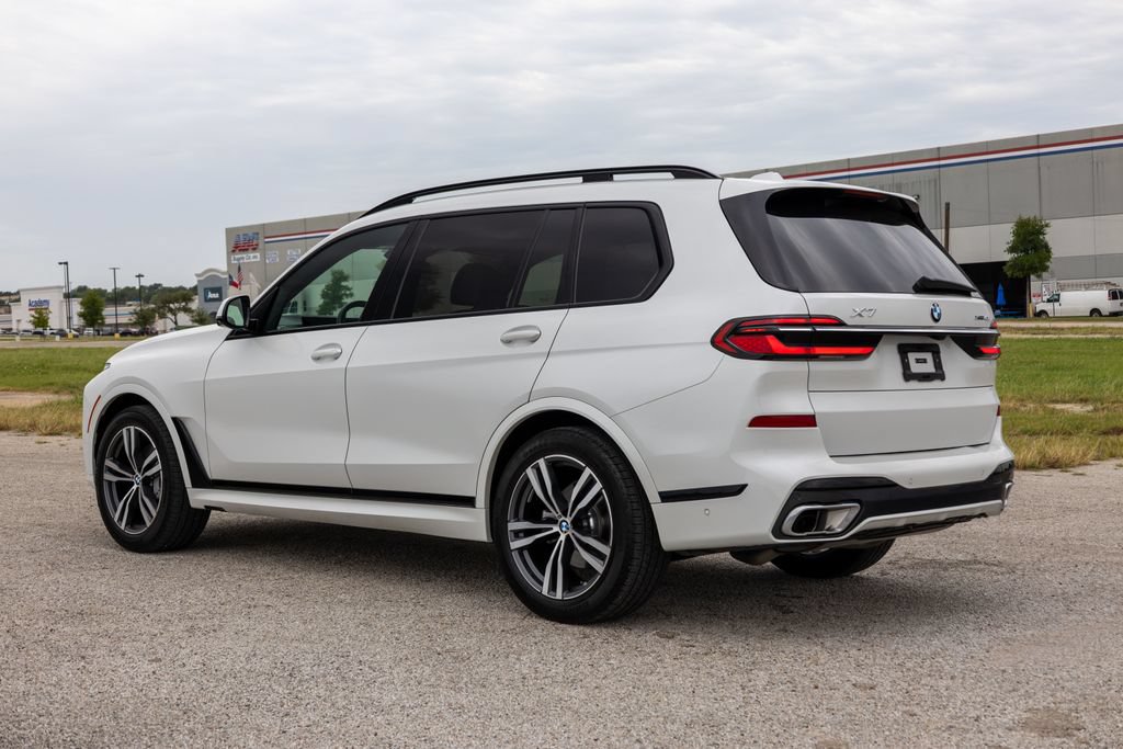 Used 2026 BMW X7 xDrive40i w/ M Sport Package AWD/4WD image 5