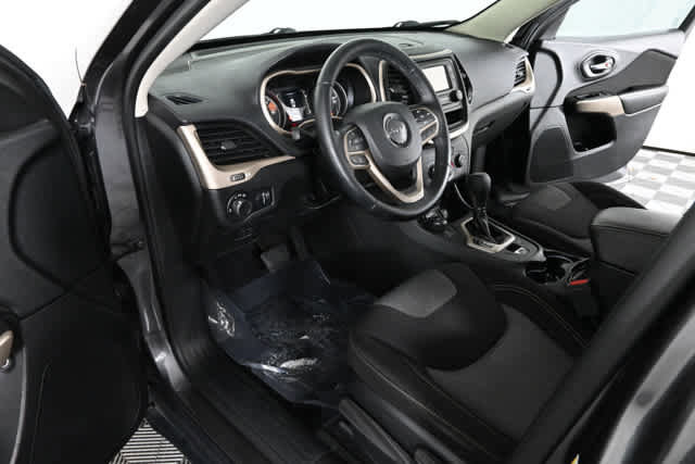 Used 2017 Jeep Cherokee Sport AWD/4WD image 16