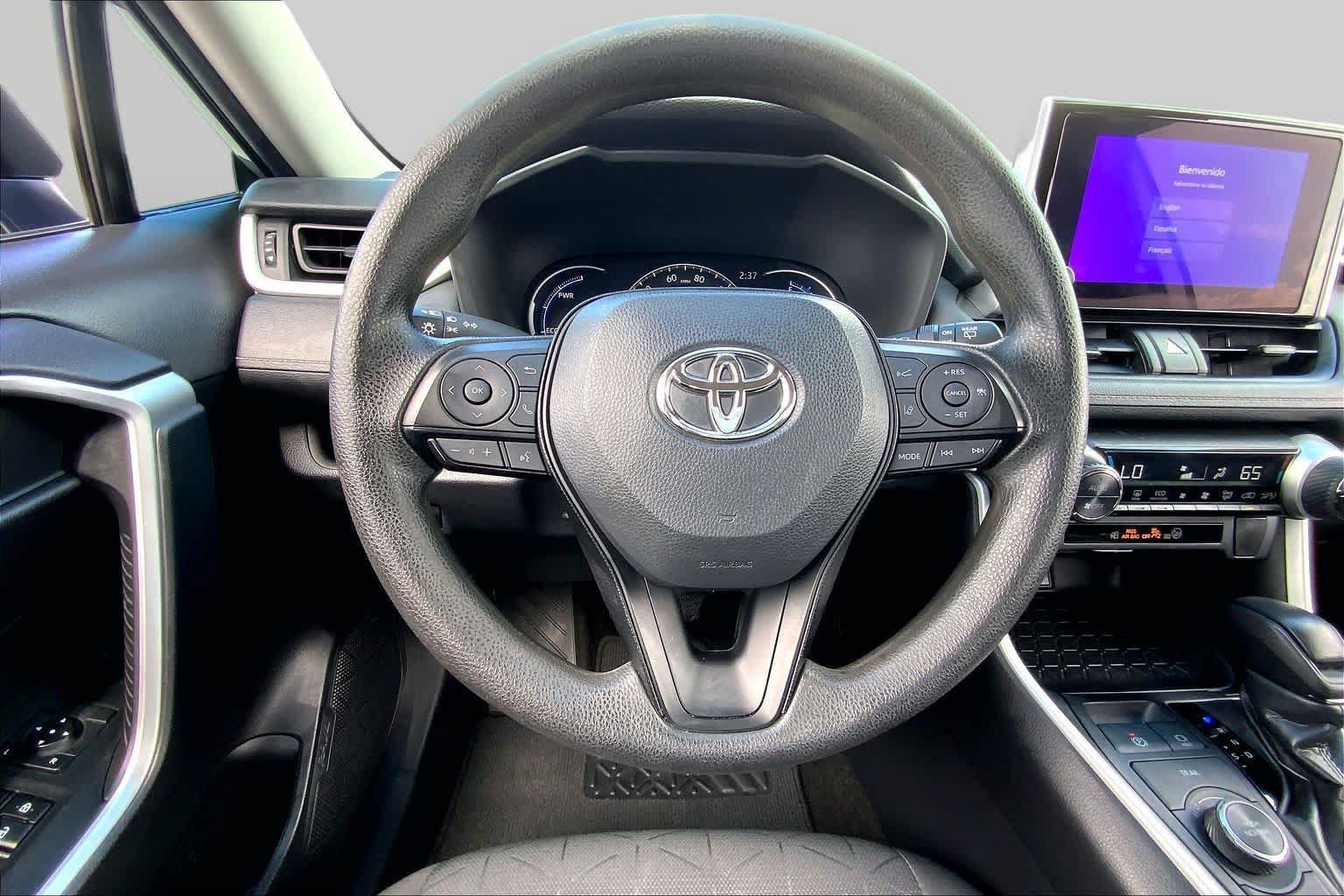 Used 2024 Toyota RAV4 XLE AWD/4WD image 5