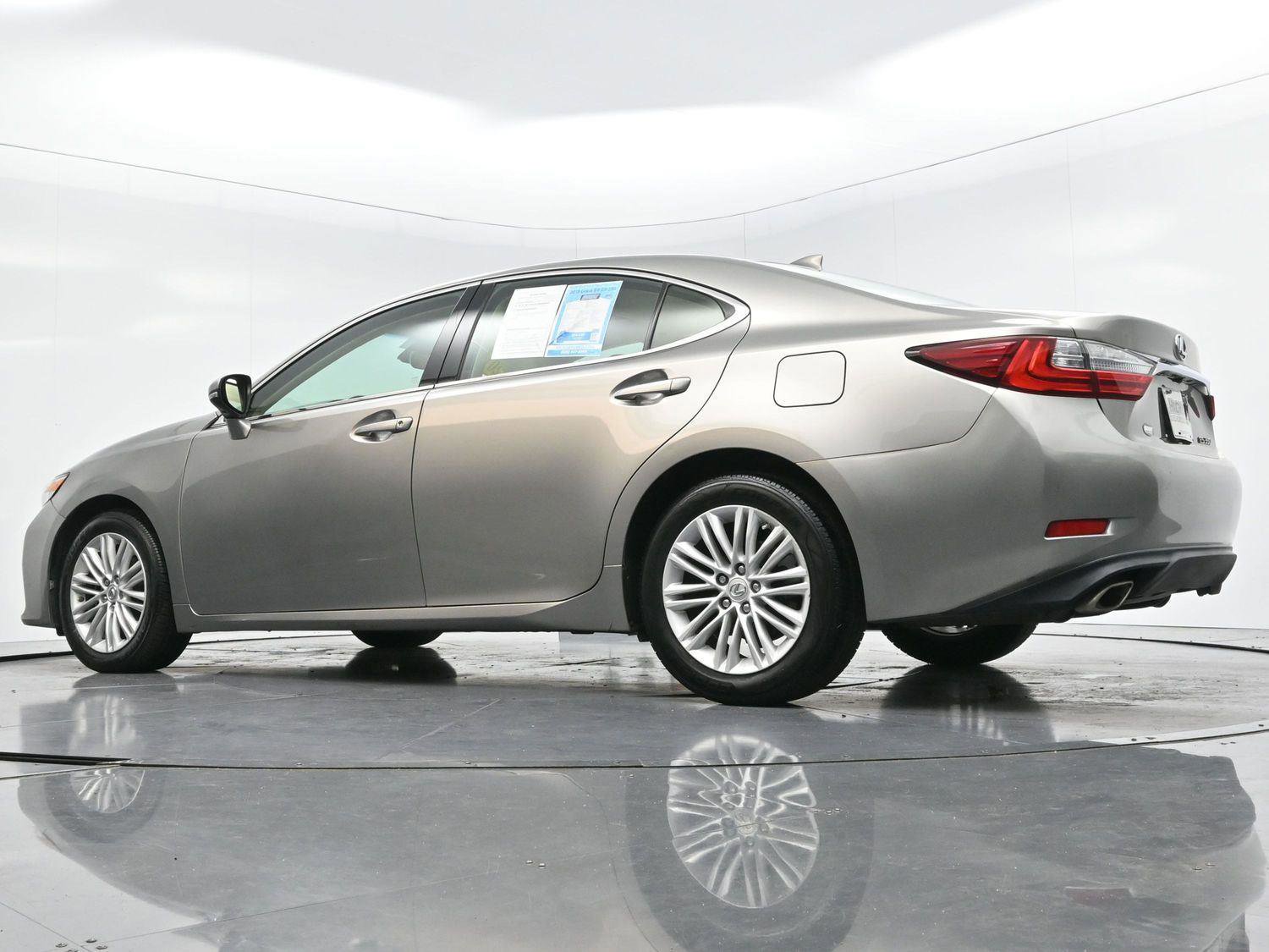 Used 2018 Lexus ES 350 w/ Accessory Package image 42