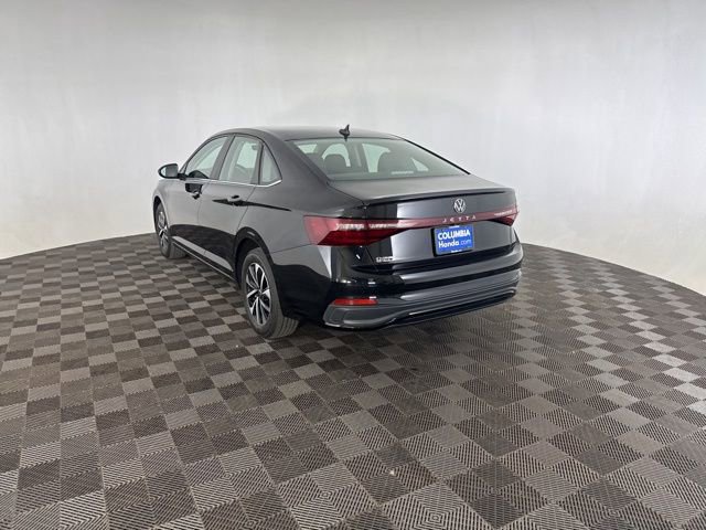 Used 2025 Volkswagen Jetta S image 9