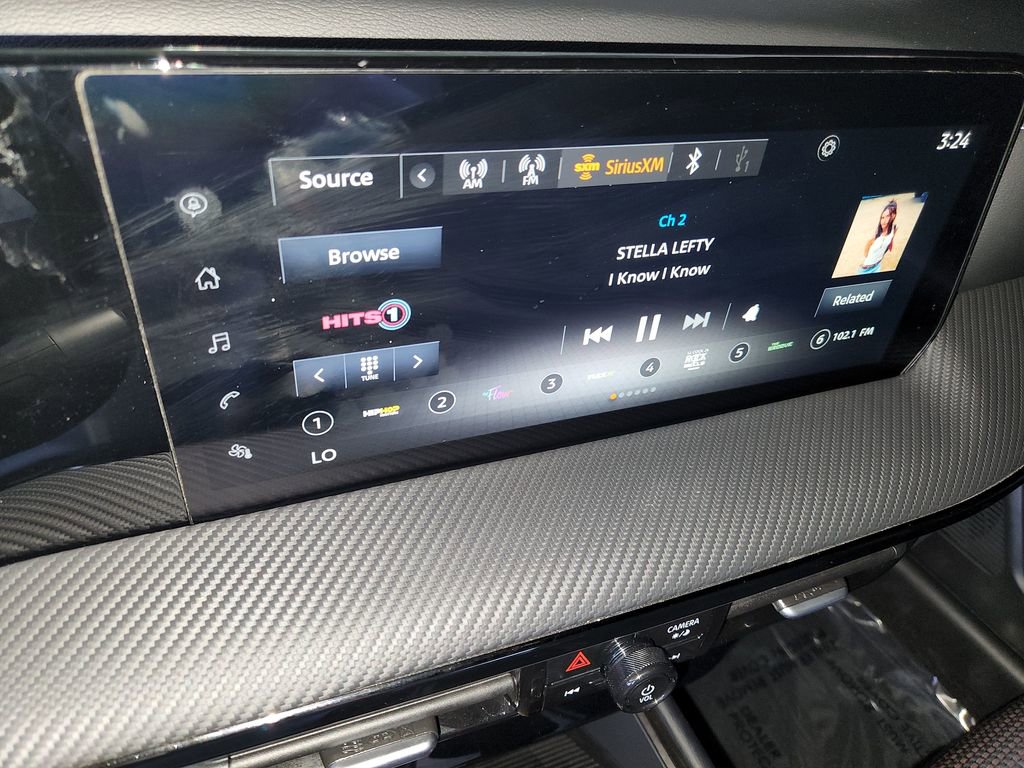 Certified 2025 Nissan Kicks SR FWD image 33