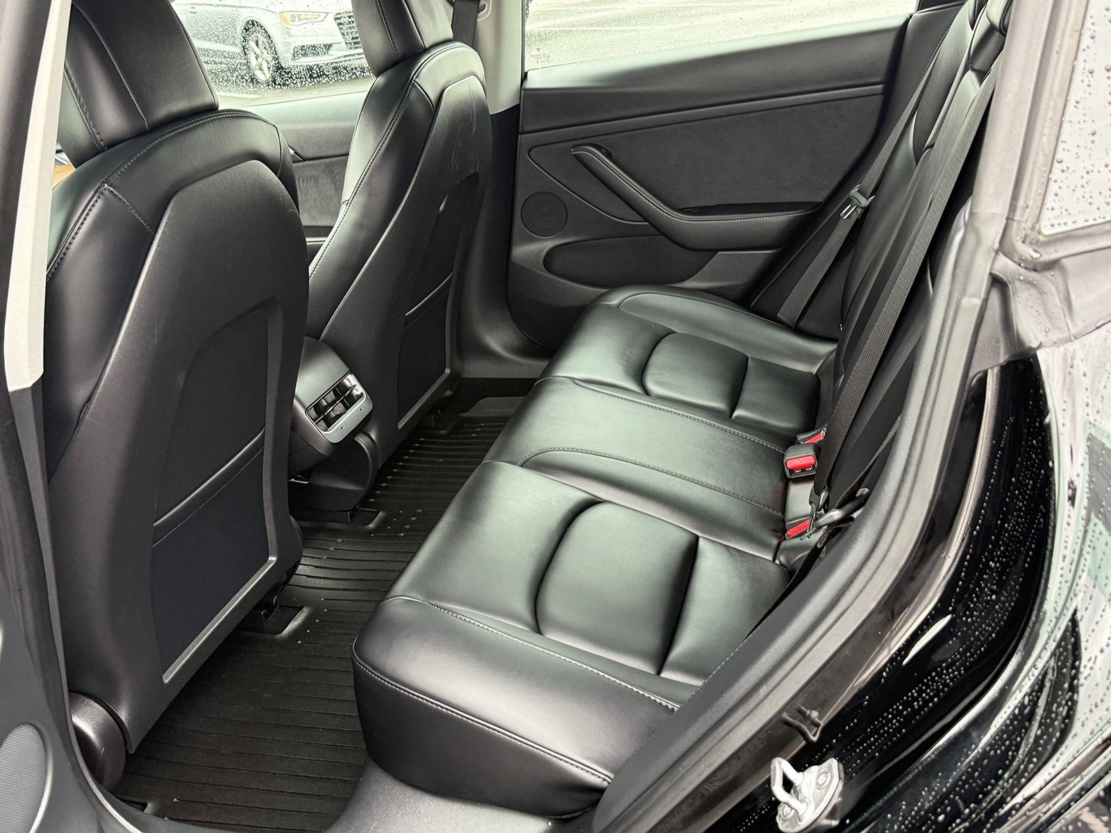 Used 2023 Tesla Model 3 Standard Range image 18