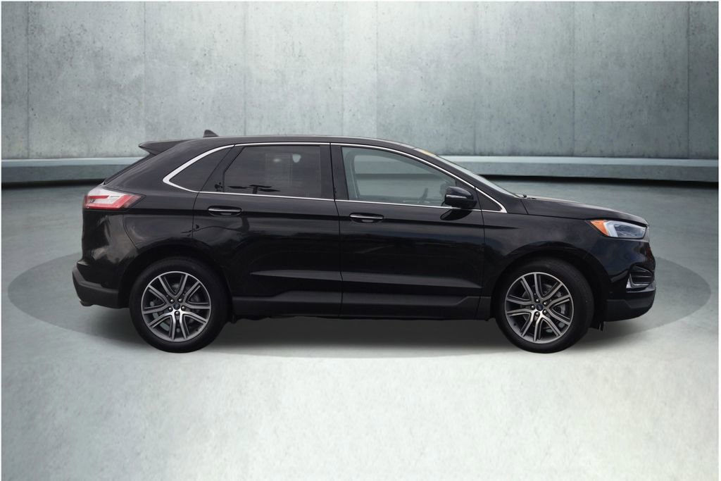 Used 2021 Ford Edge Titanium w/ Equipment Group 301A AWD/4WD image 11