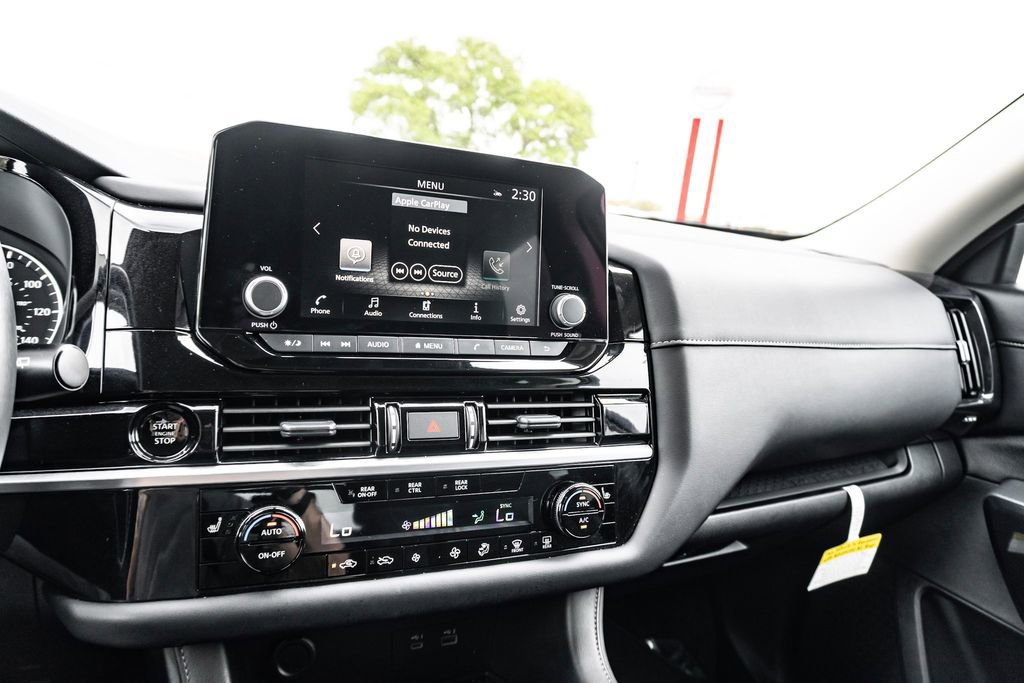 Used 2025 Nissan Pathfinder SV image 23