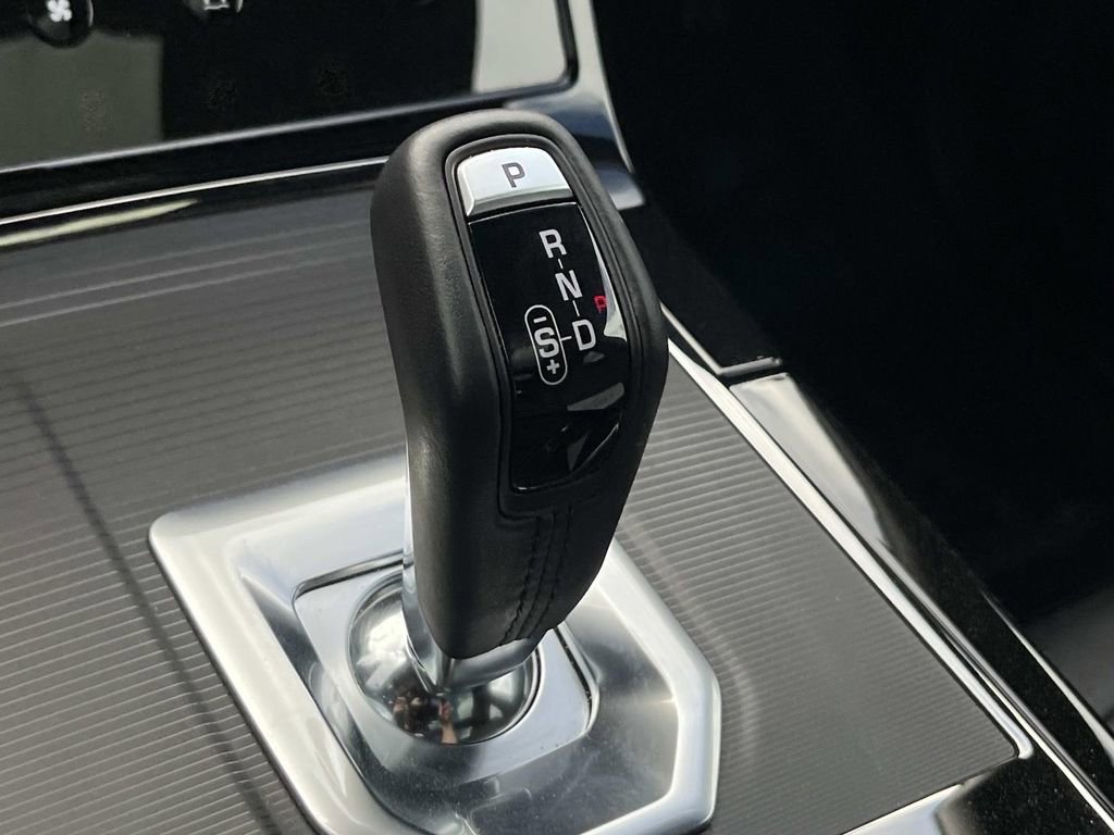 Used 2023 Land Rover Range Rover Evoque R-Dynamic SE image 28