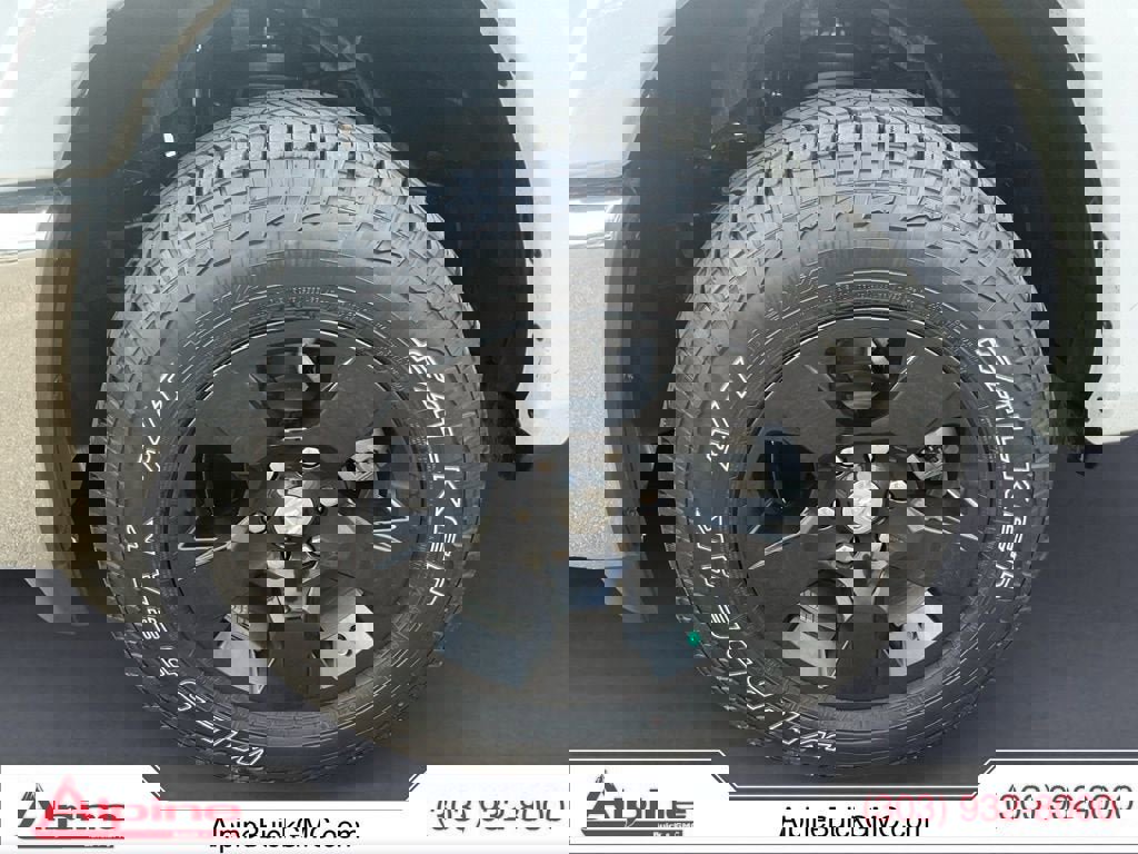 Used 2025 RAM 1500 Lone Star image 14