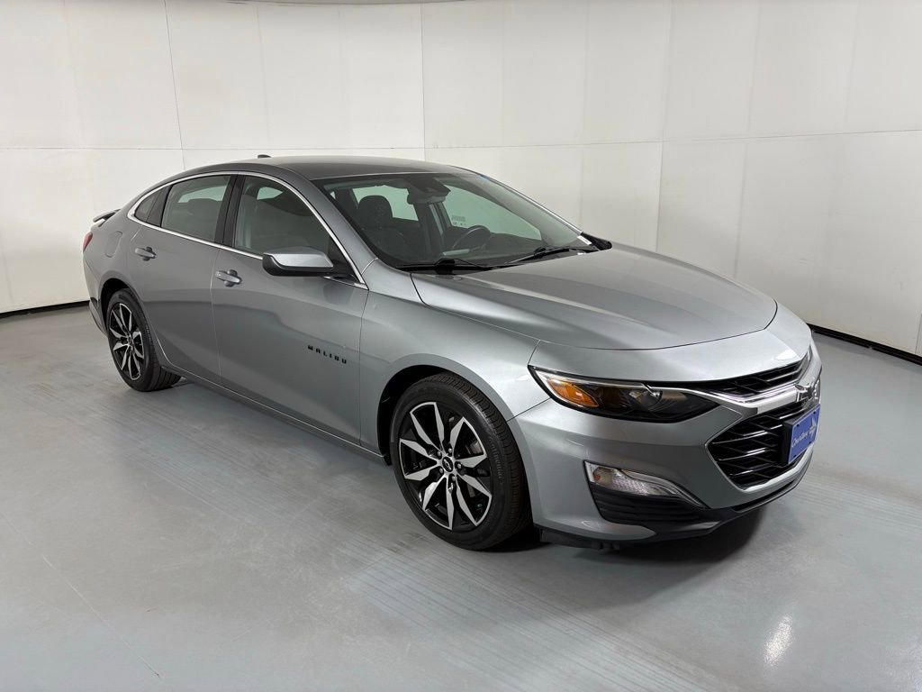 Used 2023 Chevrolet Malibu RS FWD image 2