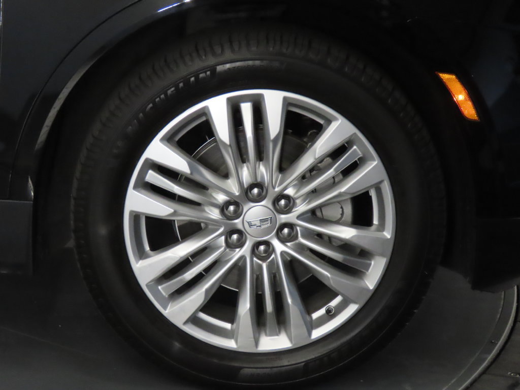 Used 2018 Cadillac XT5 Premium Luxury AWD/4WD image 11