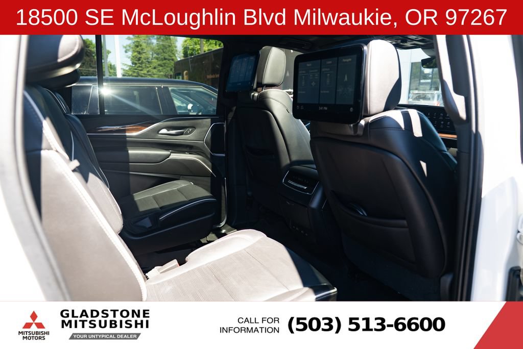 Used 2021 Cadillac Escalade ESV Premium Luxury w/ Performance Package AWD/4WD image 23