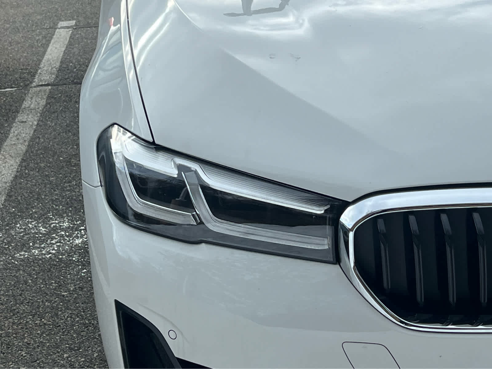 Used 2023 BMW 530i xDrive w/ Premium Package image 2