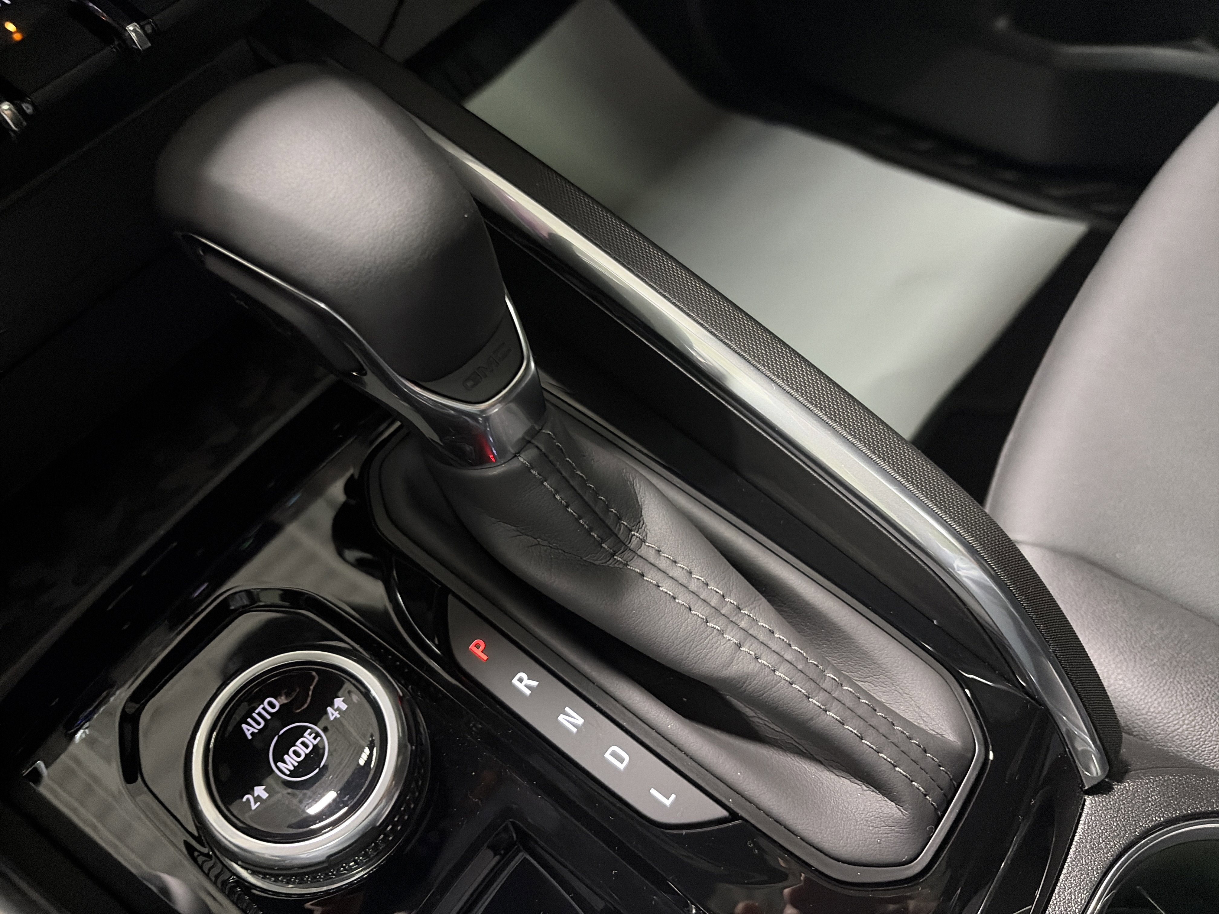 Used 2026 GMC Canyon Elevation w/ Convenience Package image 24