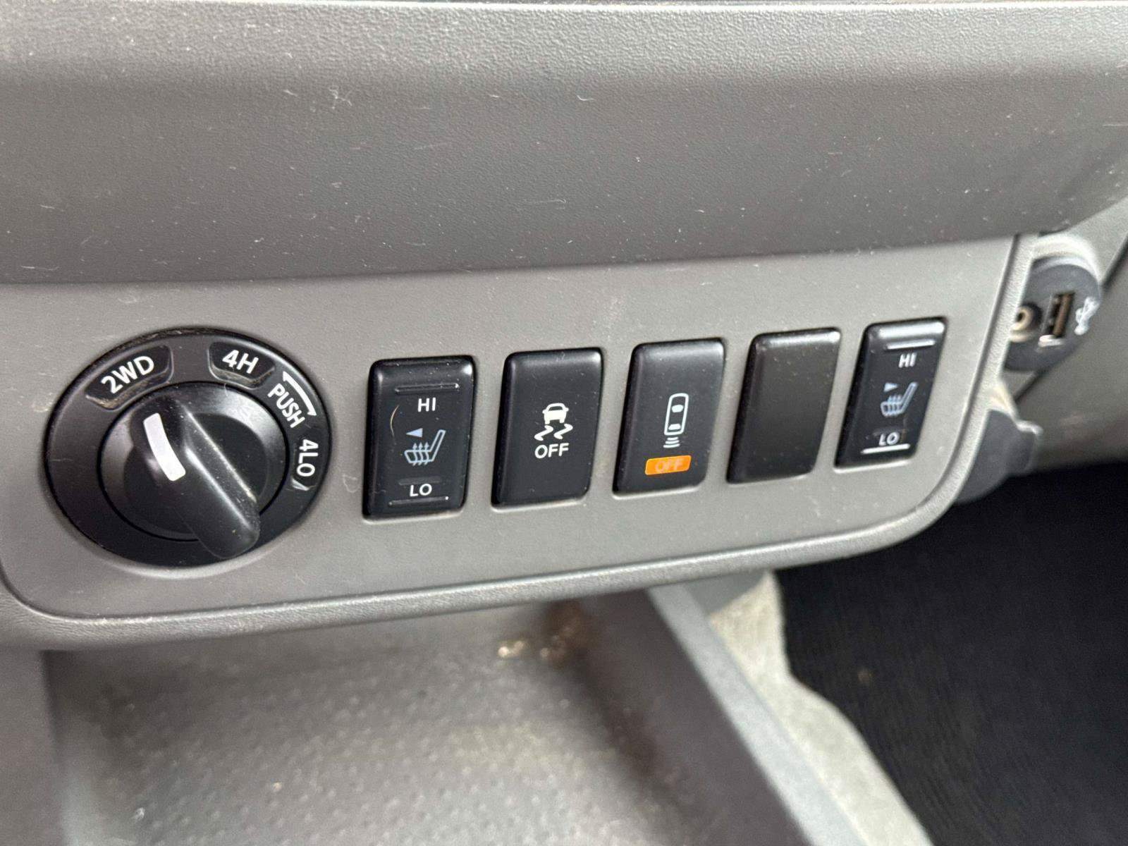 Used 2018 Nissan Frontier SV w/ Value Truck Package AWD/4WD image 26