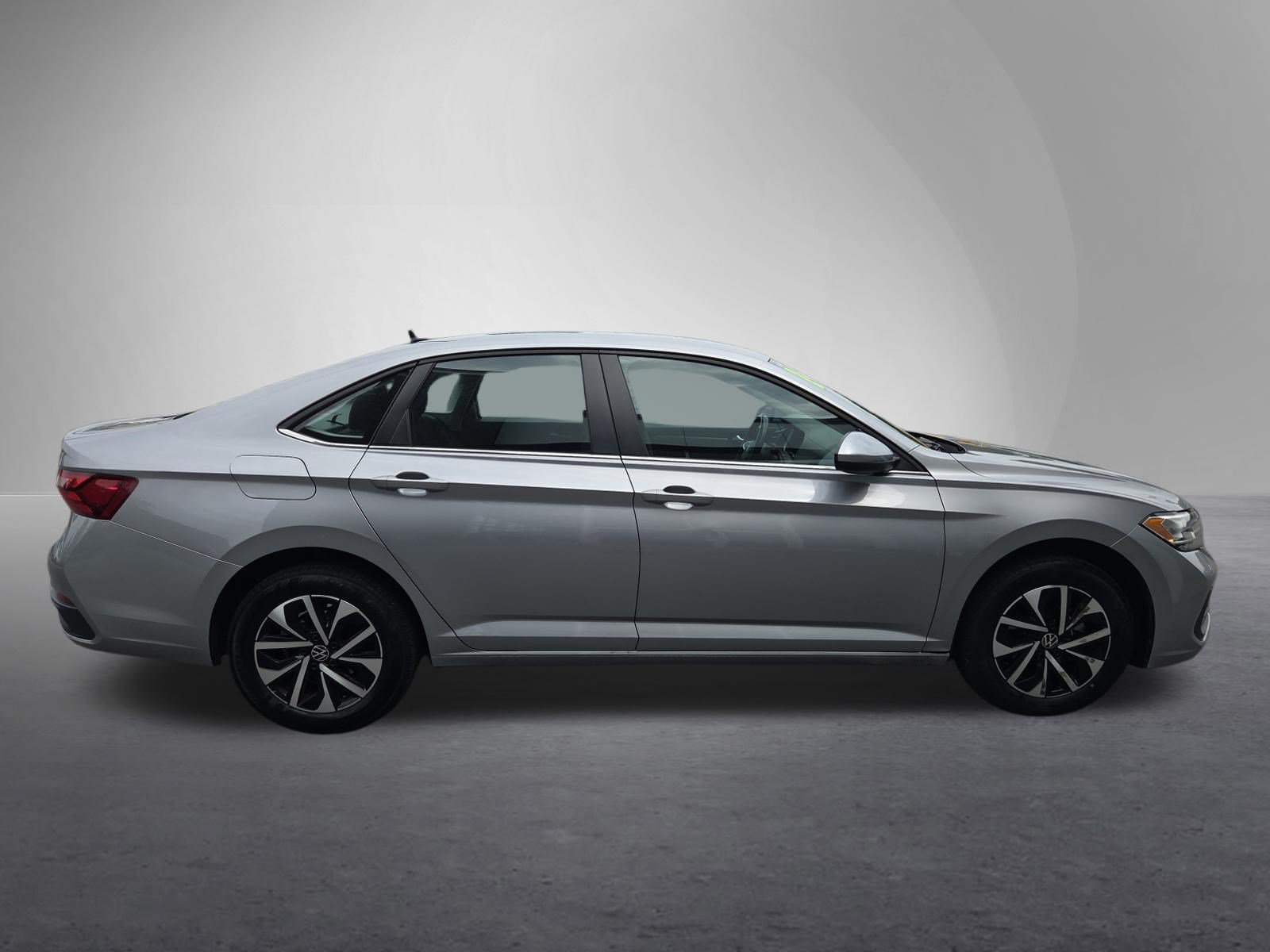 Used 2024 Volkswagen Jetta S FWD image 2