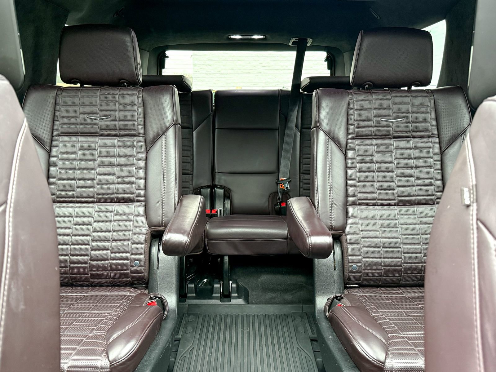 Used 2022 Cadillac Escalade Sport Platinum w/ LPO, ONYX Package image 11