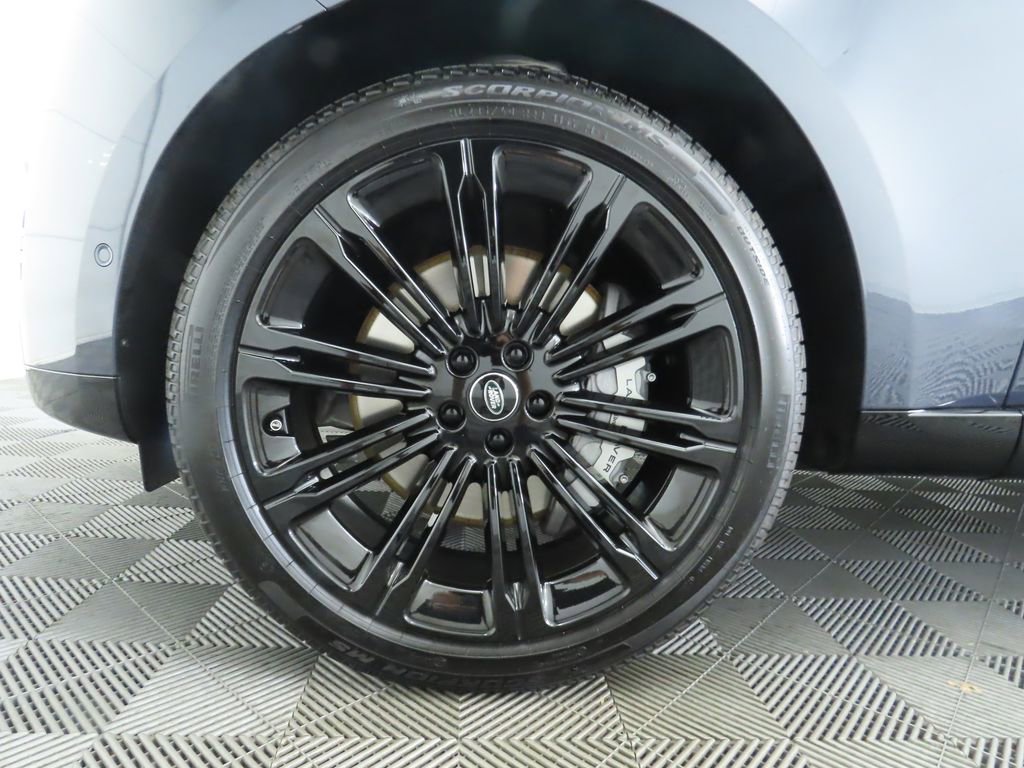 New 2025 Land Rover Range Rover SE image 31