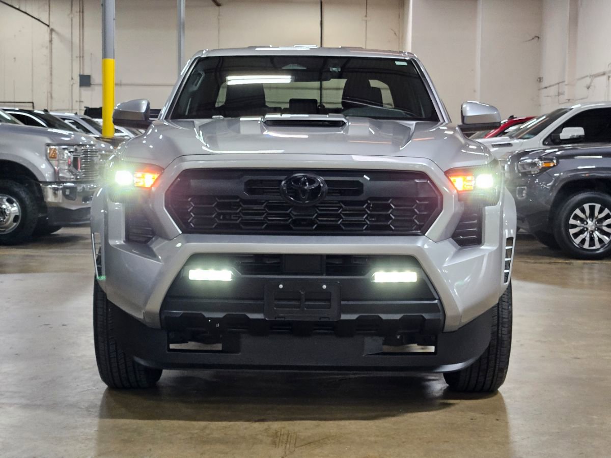 Used 2024 Toyota Tacoma TRD Sport RWD image 2