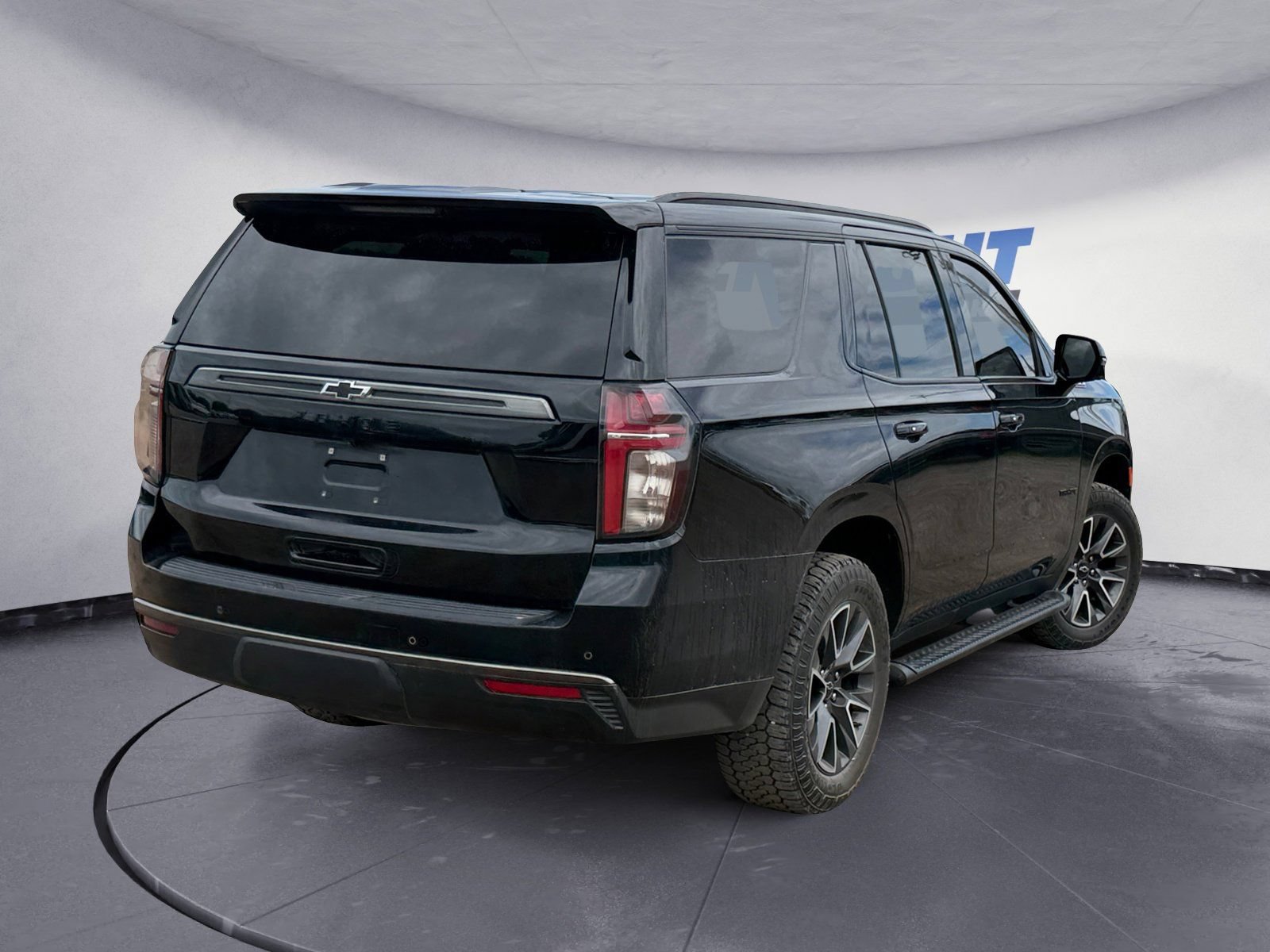 Used 2022 Chevrolet Tahoe Z71 w/ Luxury Package AWD/4WD image 5