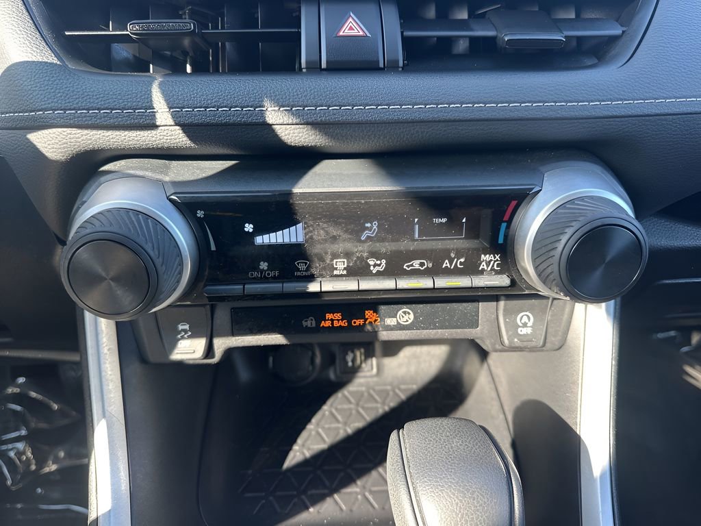 Used 2024 Toyota RAV4 LE image 17