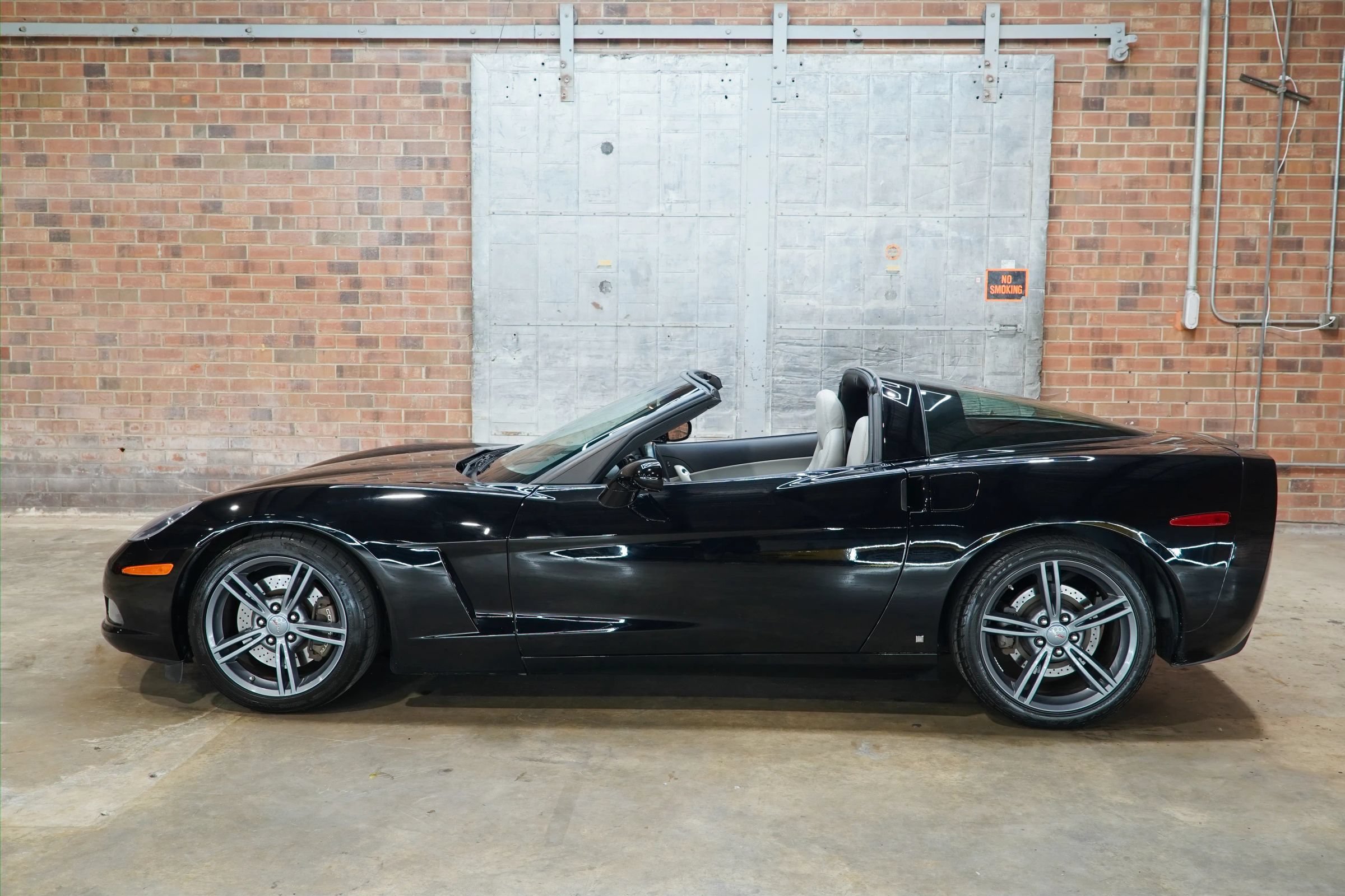 Used 2009 Chevrolet Corvette Coupe w/ Preferred Equipment Group RWD image 36