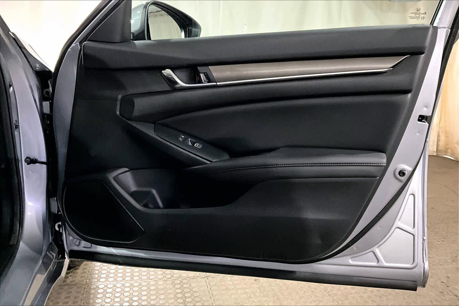 Used 2019 Honda Accord LX image 23