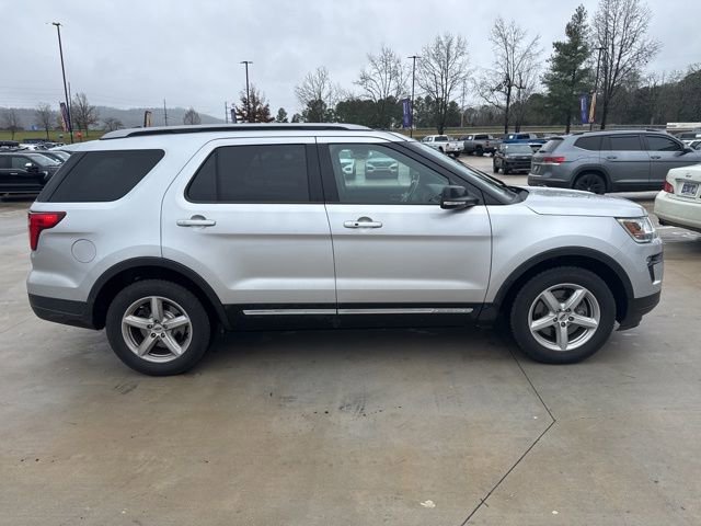 Used 2018 Ford Explorer XLT w/ Equipment Group 202A image 3